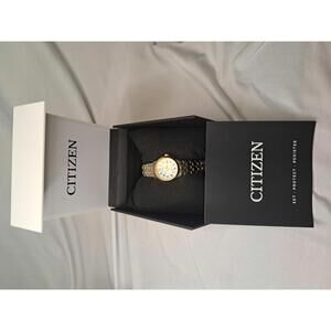 Citizen Eco-Drive Ladies Watch Two-Tone WR100 White Dial Date New w/ Box E011